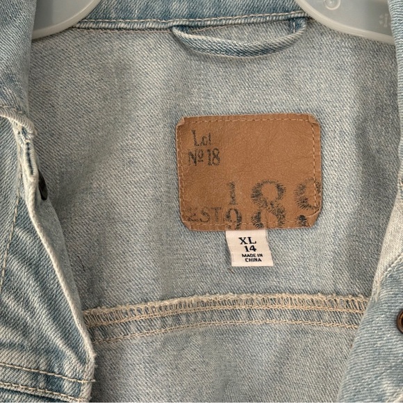 Girls Jean Jacket light wash - Picture 4 of 6